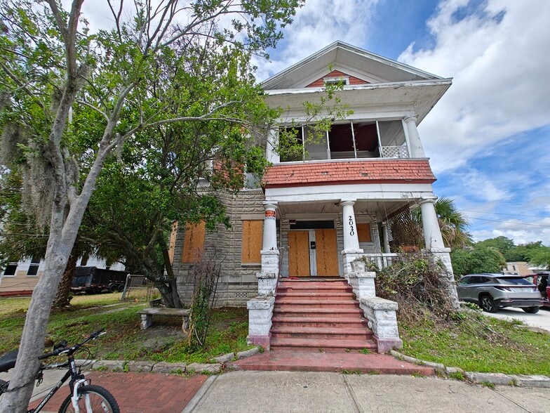 Primary Photo Of 2020 N Main St, Jacksonville Specialty For Sale