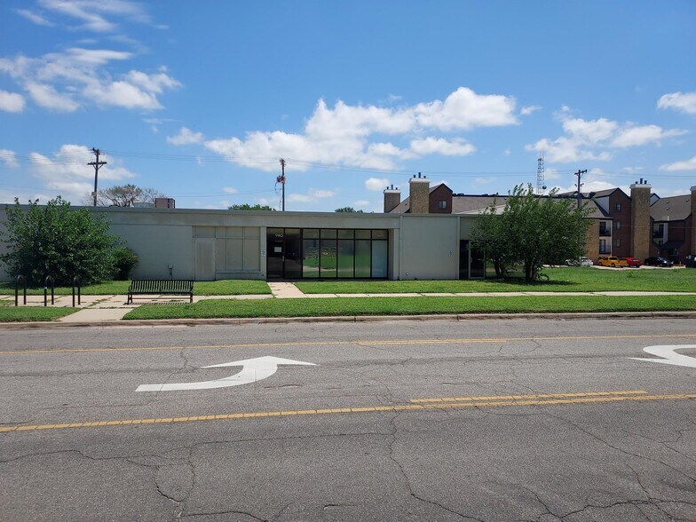 Primary Photo Of 940 N Waco Ave, Wichita Office For Lease