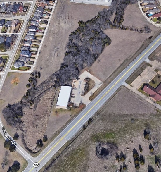 More Photos Of 701 HWY 32, Mesquite Freestanding For Lease