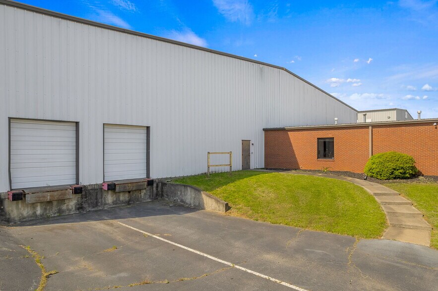More Photos Of 311 England Pl, Spartanburg Manufacturing For Lease
