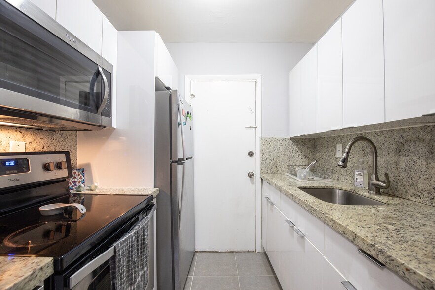 More Photos Of 13201 Memorial Hwy, North Miami Apartments For Sale