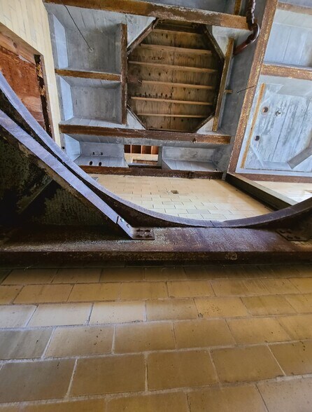 More Photos Of 300 Water St, Saint Charles Office For Sale