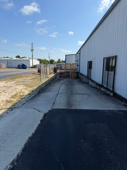 More Photos Of 16609 US Highway 19, Hudson Industrial For Lease
