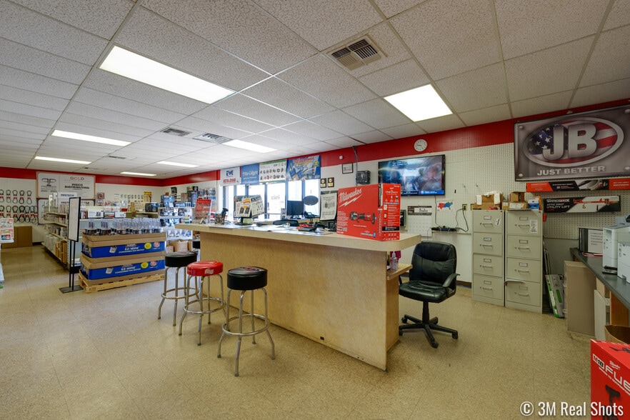 More Photos Of 914 Arroyo St, San Angelo Warehouse For Lease