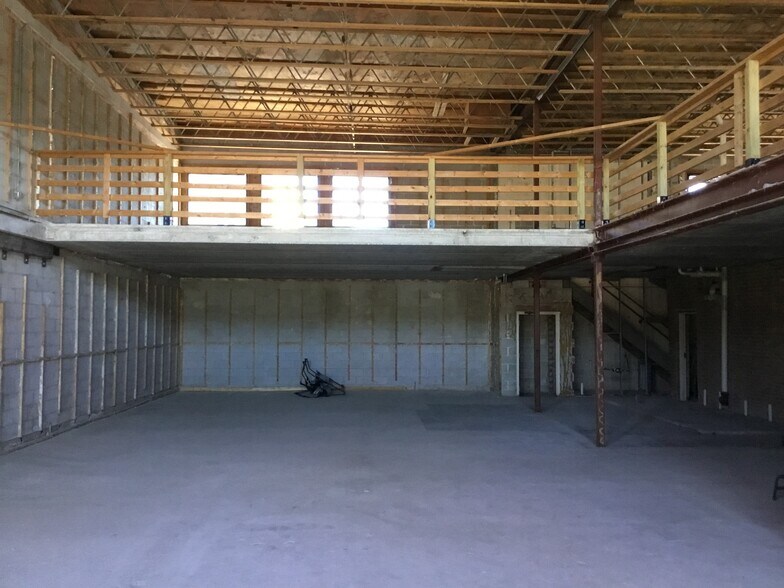 More Photos Of 209 N Hale St, Wheaton Loft Creative Space For Sale