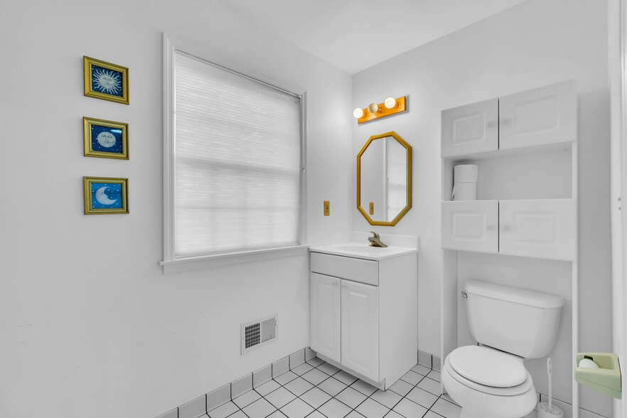 More Photos Of 613 Warren Ave, Spring Lake Office For Sale