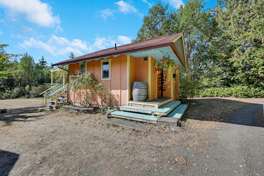 More Photos Of 1673 Woodland Dr, Port Townsend Winery Vineyard For Sale