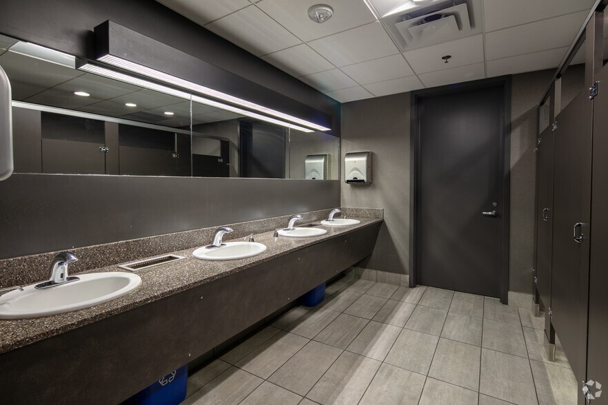 More Photos Of 715 Peachtree St NE, Atlanta Office For Lease