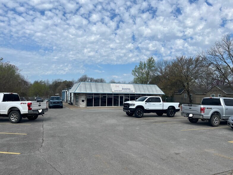 Primary Photo Of 3504 S Thompson St, Springdale Freestanding For Sale