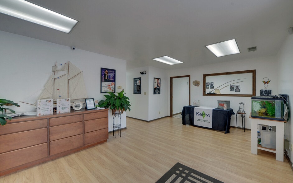 More Photos Of 250 E Currahee St, Toccoa Warehouse For Sale