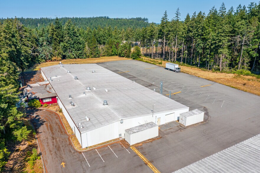 More Photos Of 970 NE 21st Ct, Oak Harbor Manufacturing For Lease