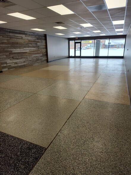More Photos Of 2716 N Main St, Findlay Storefront Retail Office For Sale