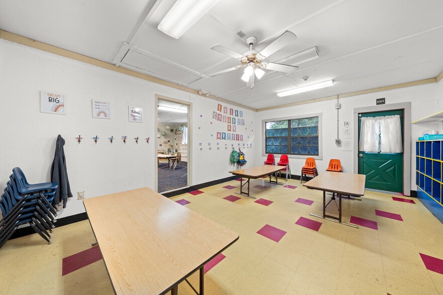 More Photos Of 102 S Highland St, Bushnell Daycare Center For Sale
