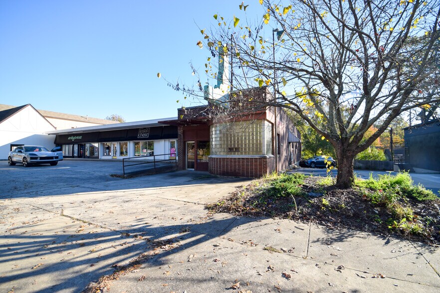 More Photos Of 5004 Kavanaugh Blvd, Little Rock Storefront For Sale