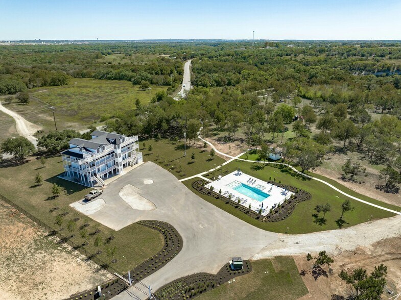 More Photos Of 1030 County Road 279, Liberty Hill Hotel For Sale