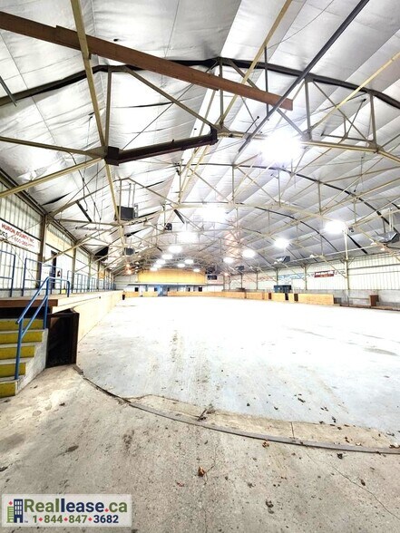 More Photos Of 37 E Victoria St, North Huron Sports And Entertainment For Lease
