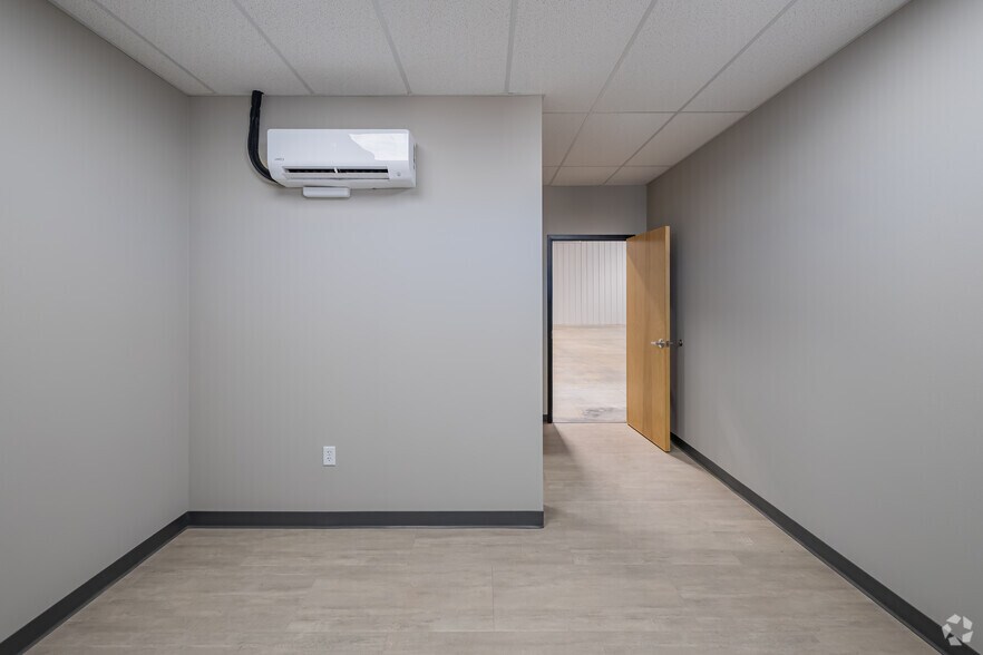 More Photos Of 20 N Rockwell Ave, Oklahoma City Unknown For Lease