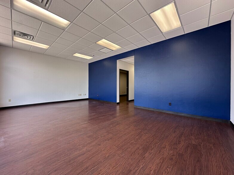 More Photos Of 360 24th Ave NW, Norman Storefront For Lease