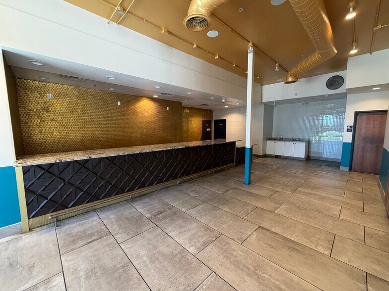 More Photos Of 7389 Orchard Lake Rd, West Bloomfield Restaurant For Lease