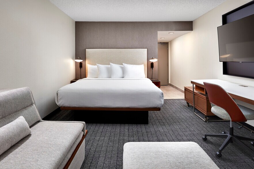 More Photos Of 1000 Fairgrounds Dr, Vallejo Hotel For Sale