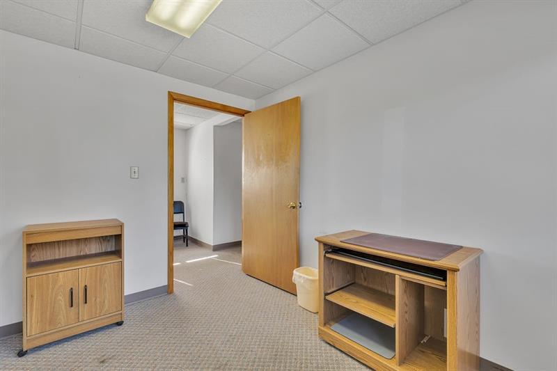 More Photos Of 628 Darlington Rd, Beaver Falls Flex For Lease