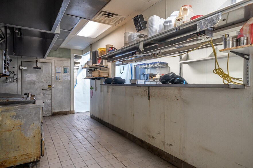 More Photos Of 2221 W Walnut St, Rogers Restaurant For Sale