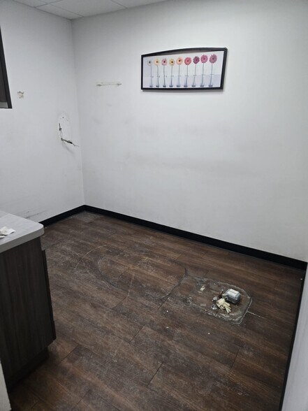 More Photos Of 700 Grand St, Brooklyn Storefront Retail Residential For Lease