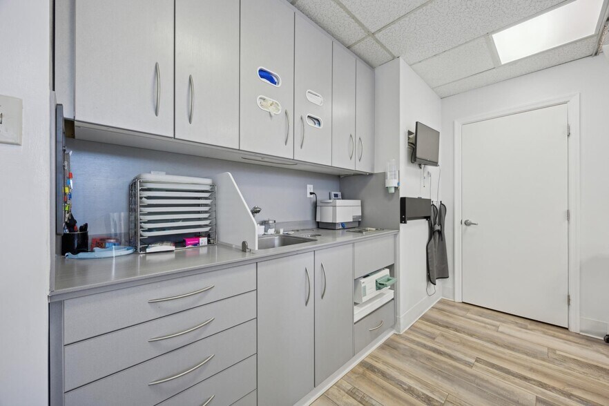 More Photos Of 1569 Medical Dr, Pottstown Office For Sale
