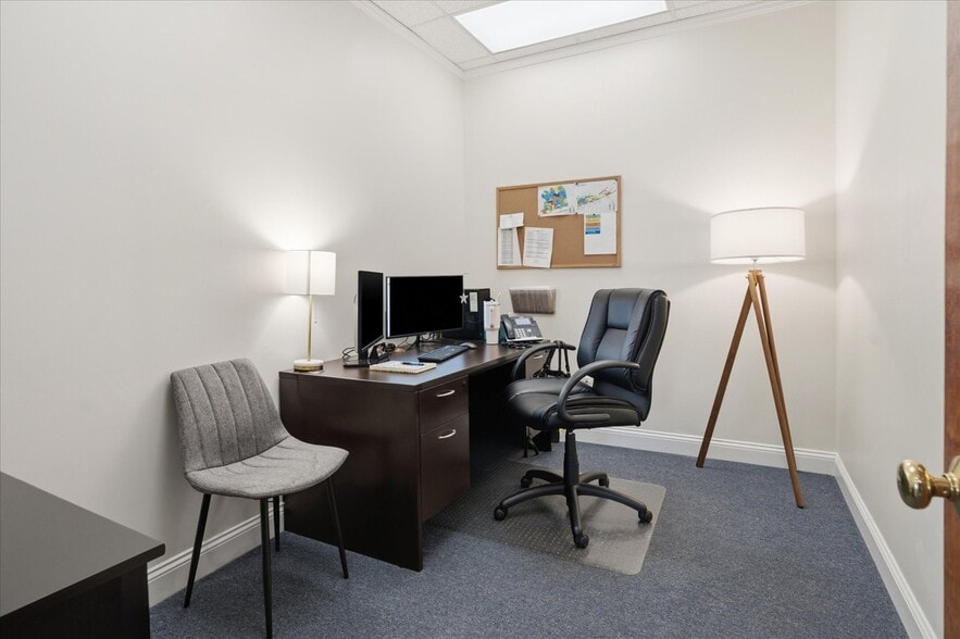 More Photos Of 1038 West Jericho Tpke, Smithtown Office For Sale