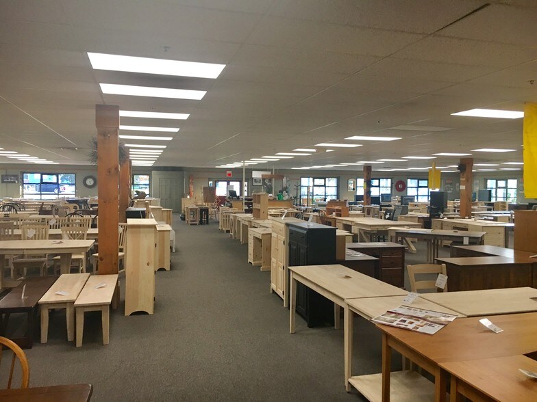 More Photos Of 312 E Main St, Branford Freestanding For Lease