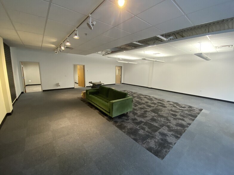 More Photos Of 293-317 Libbey Industrial Pky, Weymouth Light Distribution For Lease