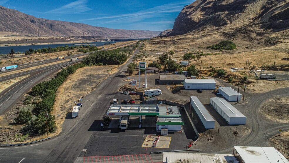 More Photos Of 606 E 1st, Rufus Convenience Store For Sale