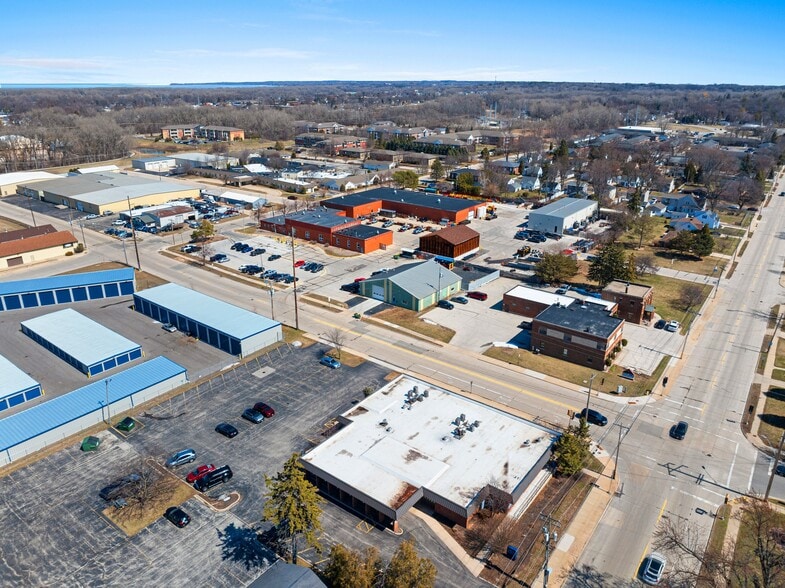 More Photos Of 1751 Deckner Ave, Green Bay Medical For Sale