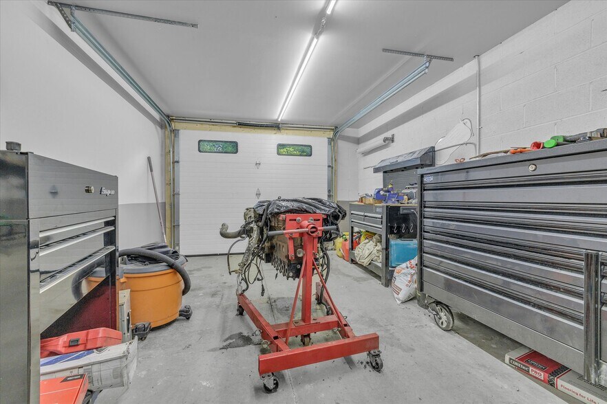 More Photos Of 1474 Peters Creek Rd NW, Roanoke Auto Repair For Sale