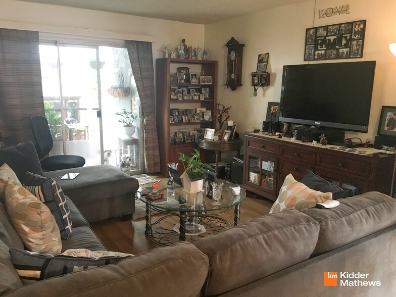 More Photos Of 1010 E Broadway, Anaheim Apartments For Sale