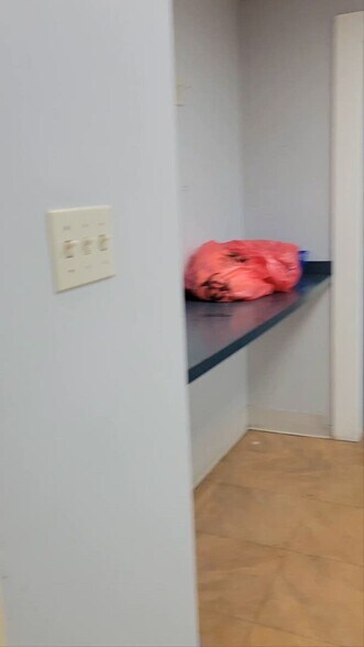 Primary Photo Of 3333 Bardstown Rd, Louisville Unknown For Lease