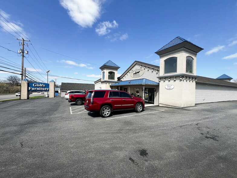 More Photos Of 2191 Lincoln Hwy, Lancaster Freestanding For Sale