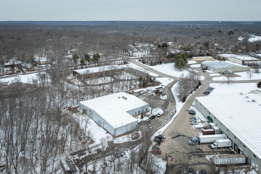 More Photos Of 9 Heritage Park Rd, Clinton Distribution For Sale