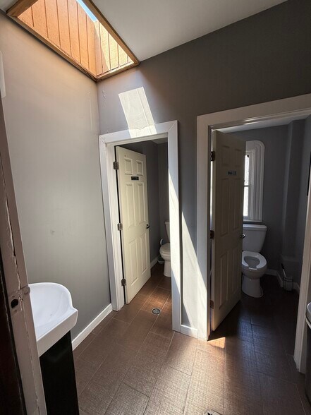 More Photos Of 2839 Wyandot St, Denver Office For Sale