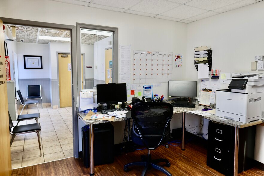 More Photos Of 727 Joralemon St, Belleville Office For Lease