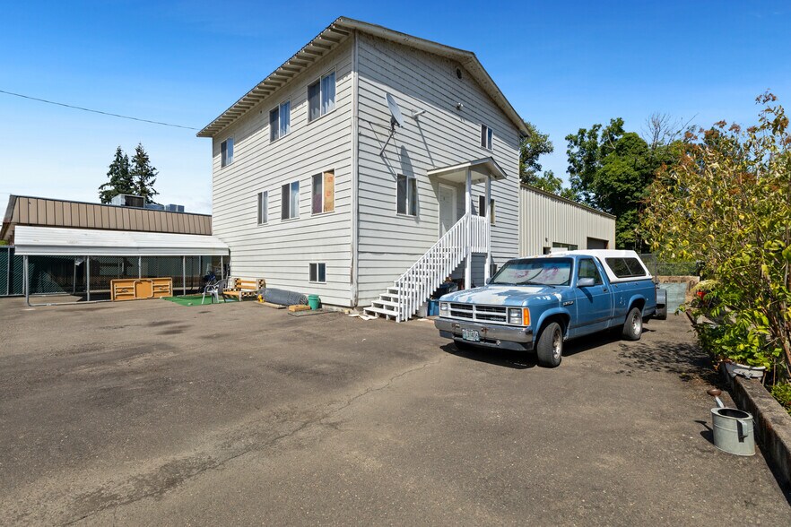 More Photos Of 5565 NE Stephens St, Winchester Auto Repair For Sale