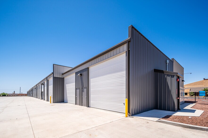 More Photos Of 6123 N 55th Ave, Glendale Self Storage For Sale