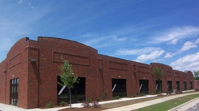 More Photos Of 930-942 Windy Rd, Apex Light Distribution For Lease