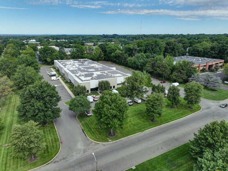 More Photos Of 201 Commerce Dr, Moorestown Distribution For Lease