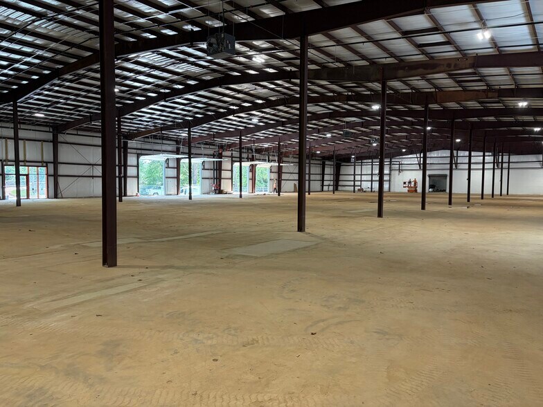 More Photos Of 630 Wofford St, Spartanburg Warehouse For Lease