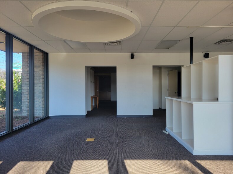 More Photos Of 280 White Bridge Pike, Nashville Freestanding For Lease