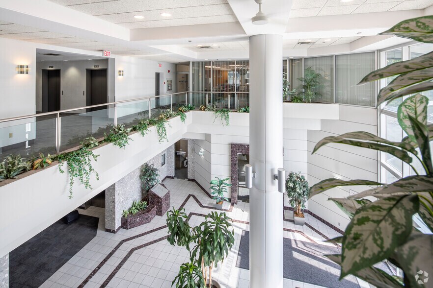 More Photos Of 90 Allstate Pky, Markham Unknown For Lease