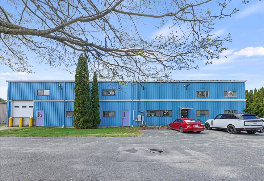 More Photos Of 8 Run Way, Lee Flex For Sale
