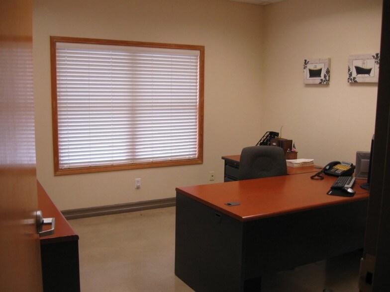 More Photos Of 1300 Universal City Blvd, Universal City Warehouse For Sale