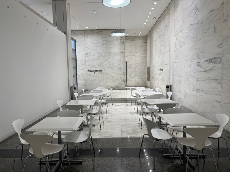 More Photos Of 33 W Monroe St, Chicago Office For Lease